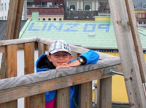 19 auf dem Dachl steht a Lackl